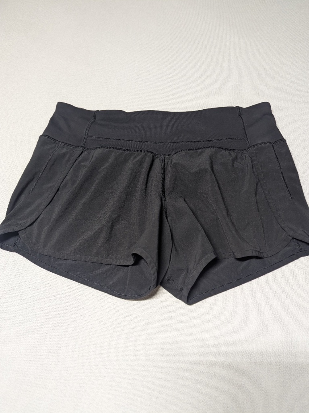 Lululemon Run Times 4" Shorts - Size 6